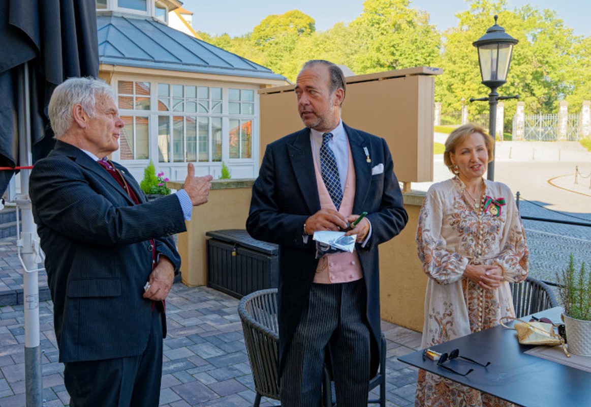 Ballenstedt, Schloss und Bernstein Schlosshotel, feierliche Investitur 2023 des Askanischen Hausordens Albrecht der Br im 950. Jahr der urkundlichen Ersterwhnung Ballenstedt
                    
Urheberrechte © Jrgen Meusel,
Tel.: 039483/ 95951 oder 01702445977,
Mail: meusel-foto@t-online.de,
Verffentlichung nur mit Urhebervermerk "Foto: Jrgen Meusel",
Belegexemplar erbeten. Es gelten meine AGB lt. Bundesanzeiger
Nr. 194 in der Fassung vom Oktober 2004.
Lieferant des Herzogs von Anhalt