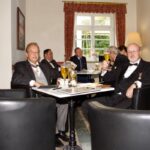 Weiterhin viel Erfolg und Gottes Segen! Zum Wohl!